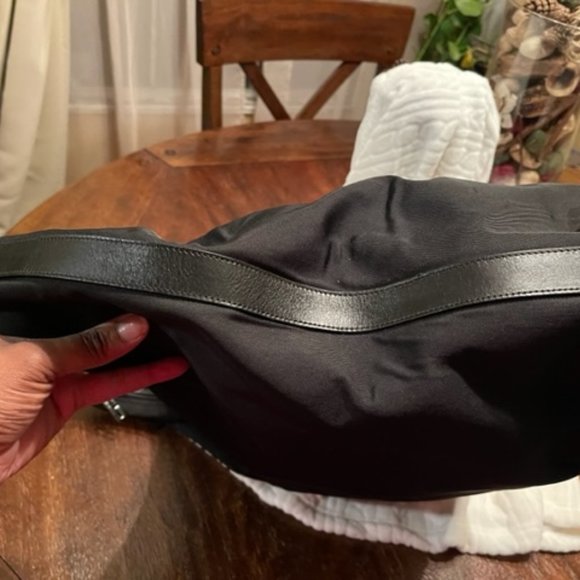 GUCCI AUTHENTIC EUC XL HOBO NYLON WITH LEATHER TRIM BAG - Picture 6 of 14